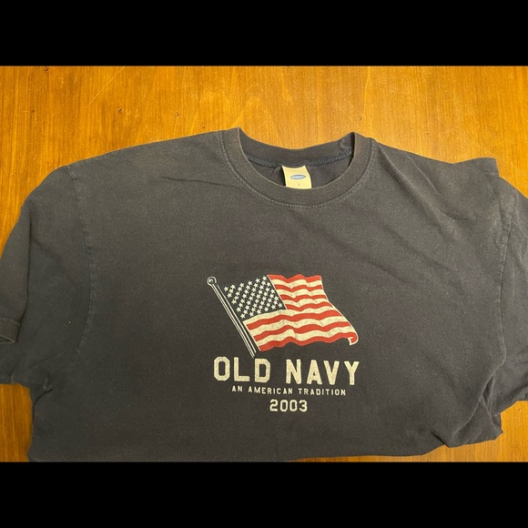 Old navy t-shirt - Picture 3 of 4